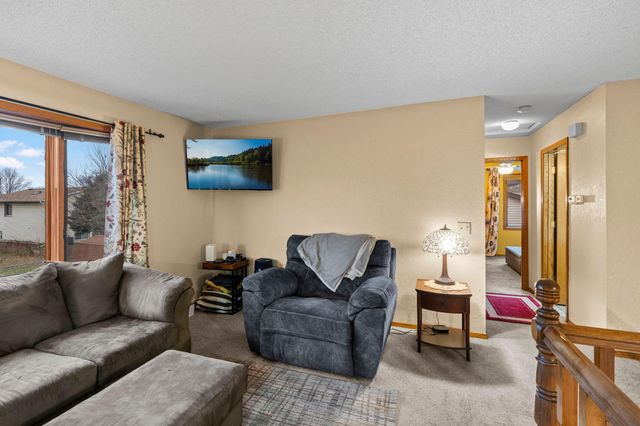 5249 Vera Cruz Avenue N, Crystal, MN 55429