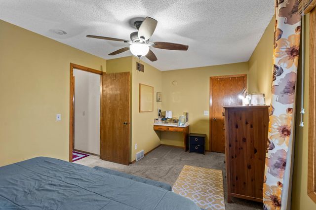 5249 Vera Cruz Avenue N, Crystal, MN 55429