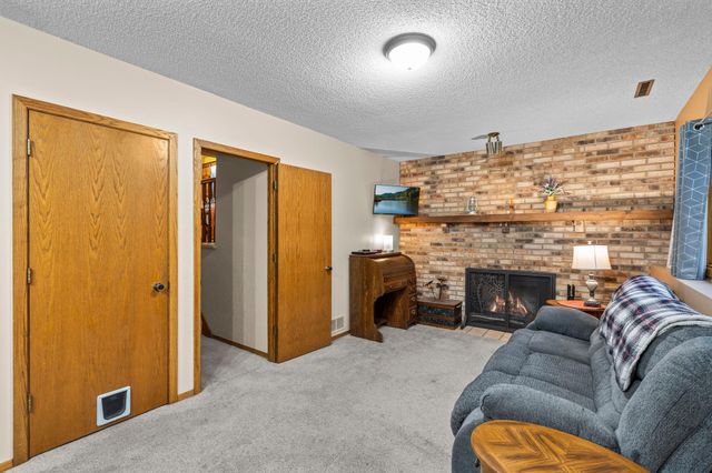 5249 Vera Cruz Avenue N, Crystal, MN 55429