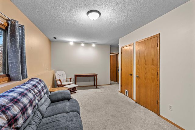 5249 Vera Cruz Avenue N, Crystal, MN 55429