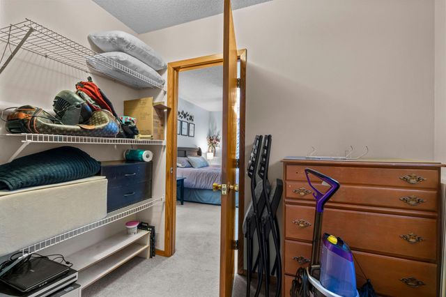 5249 Vera Cruz Avenue N, Crystal, MN 55429