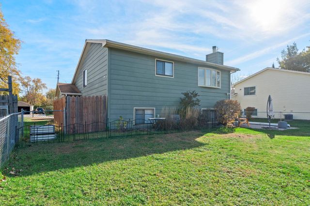 5249 Vera Cruz Avenue N, Crystal, MN 55429