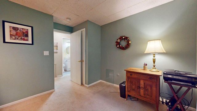 100 Kennedy Dr Apt 4, South Burlington, VT 05403
