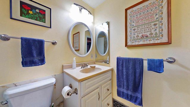100 Kennedy Dr Apt 4, South Burlington, VT 05403