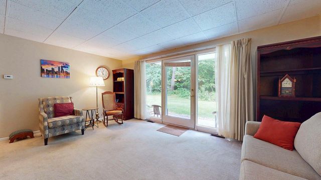 100 Kennedy Dr Apt 4, South Burlington, VT 05403