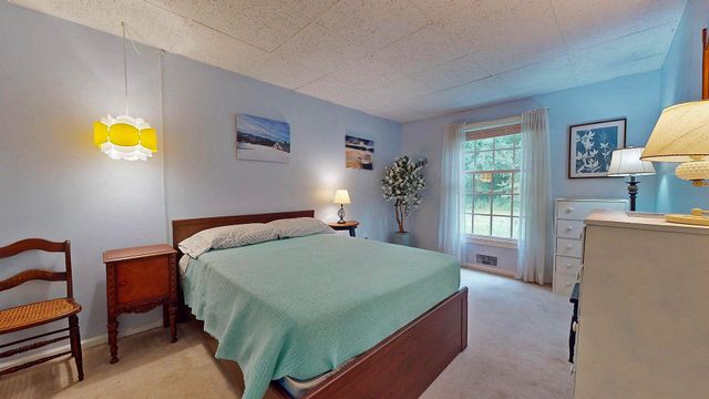 100 Kennedy Dr Apt 4, South Burlington, VT 05403