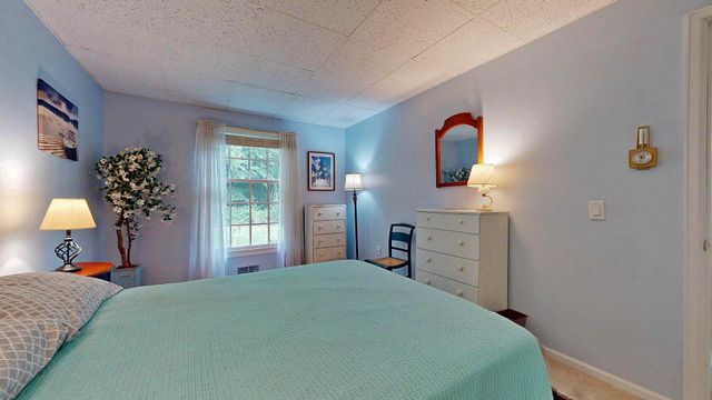 100 Kennedy Dr Apt 4, South Burlington, VT 05403