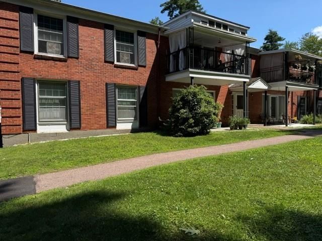 100 Kennedy Dr Apt 4, South Burlington, VT 05403
