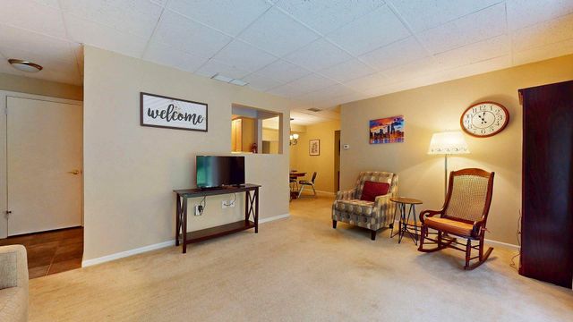 100 Kennedy Dr Apt 4, South Burlington, VT 05403