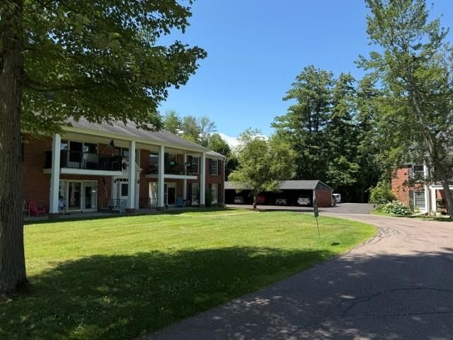 100 Kennedy Dr Apt 4, South Burlington, VT 05403