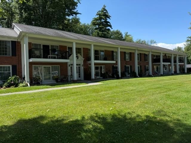 100 Kennedy Dr Apt 4, South Burlington, VT 05403