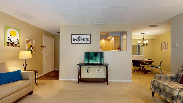 100 Kennedy Dr Apt 4, South Burlington, VT 05403