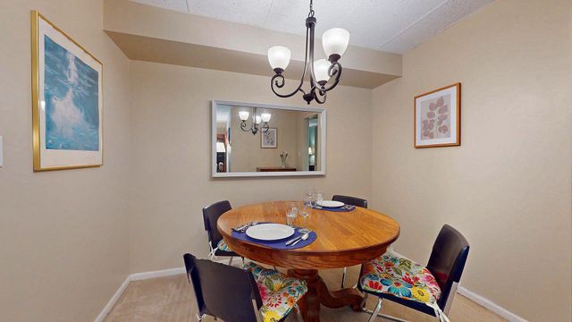 100 Kennedy Dr Apt 4, South Burlington, VT 05403