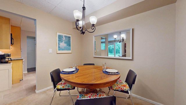 100 Kennedy Dr Apt 4, South Burlington, VT 05403