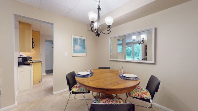 100 Kennedy Dr Apt 4, South Burlington, VT 05403