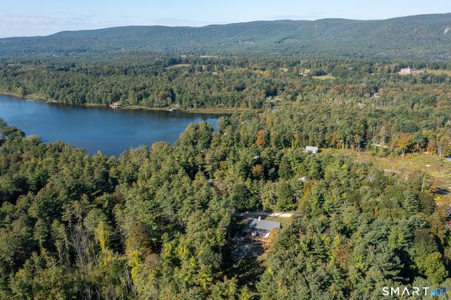 26 Preston Lane, Salisbury, CT 06068