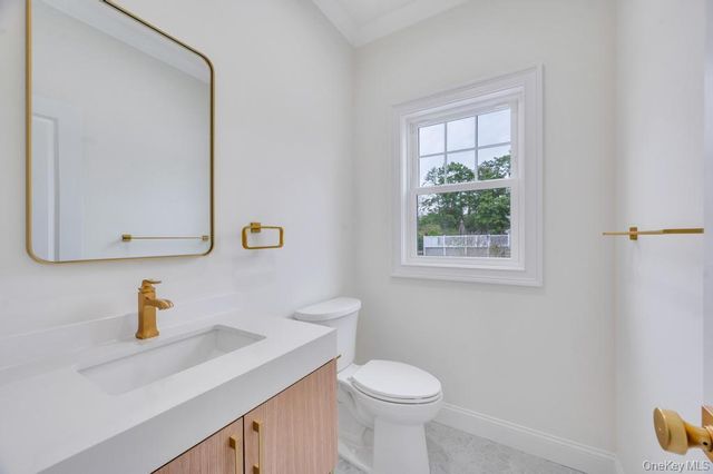 85 West Avenue, Hicksville, NY 11801
