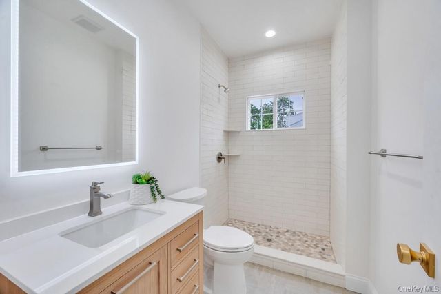 85 West Avenue, Hicksville, NY 11801