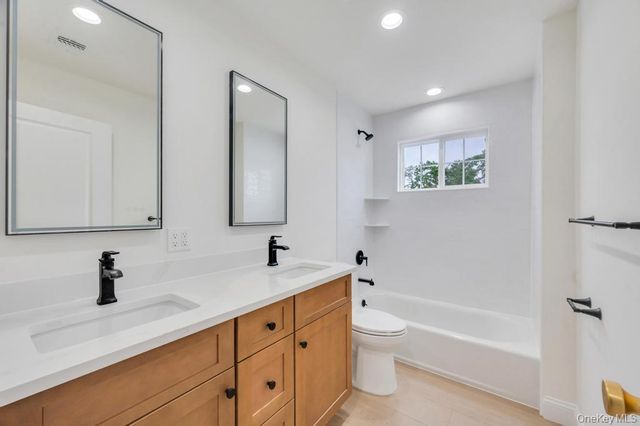 85 West Avenue, Hicksville, NY 11801