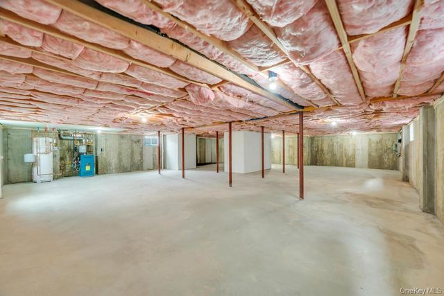 85 West Avenue, Hicksville, NY 11801