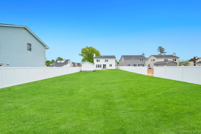 85 West Avenue, Hicksville, NY 11801