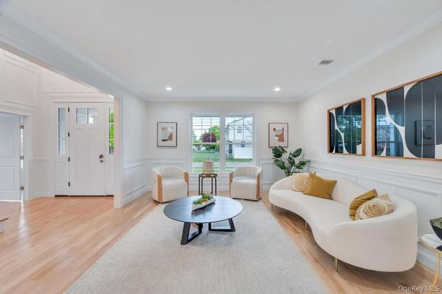 85 West Avenue, Hicksville, NY 11801