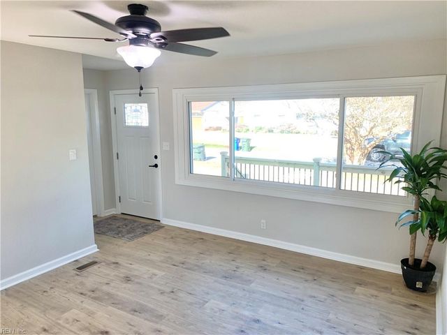 1815 Lightwood LN, Norfolk, VA 23518