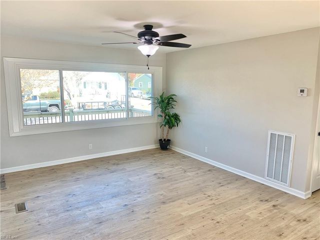 1815 Lightwood LN, Norfolk, VA 23518