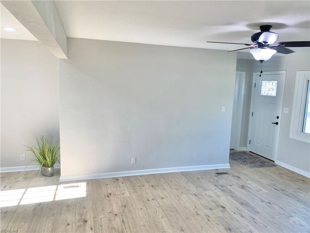 1815 Lightwood LN, Norfolk, VA 23518