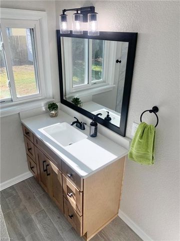 1815 Lightwood LN, Norfolk, VA 23518