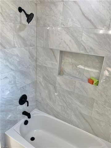 1815 Lightwood LN, Norfolk, VA 23518