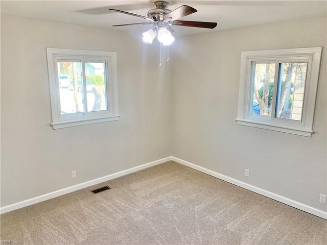 1815 Lightwood LN, Norfolk, VA 23518