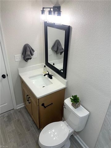 1815 Lightwood LN, Norfolk, VA 23518