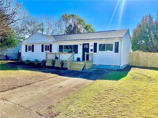 1815 Lightwood LN, Norfolk, VA 23518