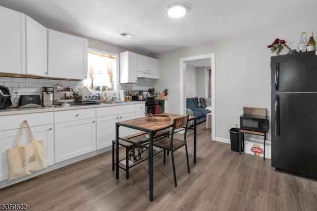 26 Grand St, Garfield City, NJ 07026