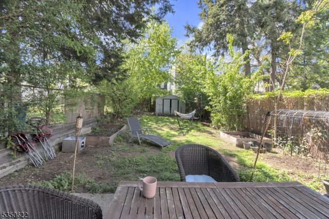 26 Grand St, Garfield City, NJ 07026