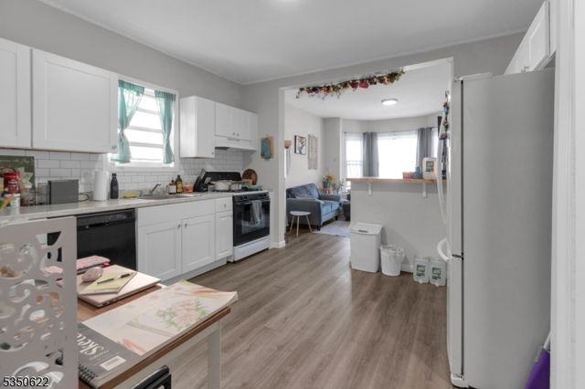 26 Grand St, Garfield City, NJ 07026