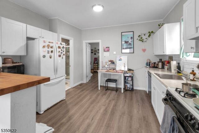 26 Grand St, Garfield City, NJ 07026