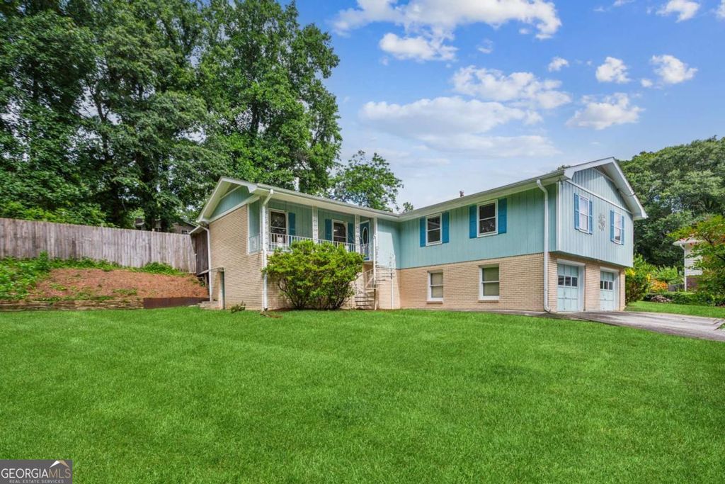 6889 Kingsboro Drive, Lithia Springs, GA 30122