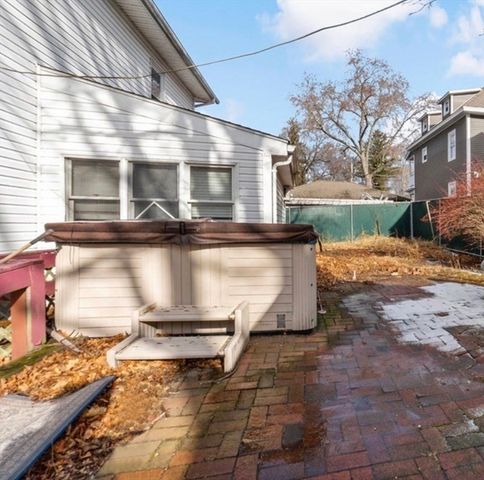 9-11 Horne St, Methuen, MA 01844