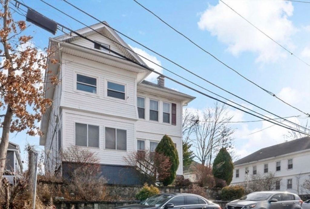 9-11 Horne St, Methuen, MA 01844