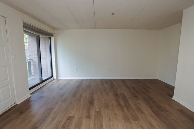 44 Concord Ave 204, Cambridge, MA 02138