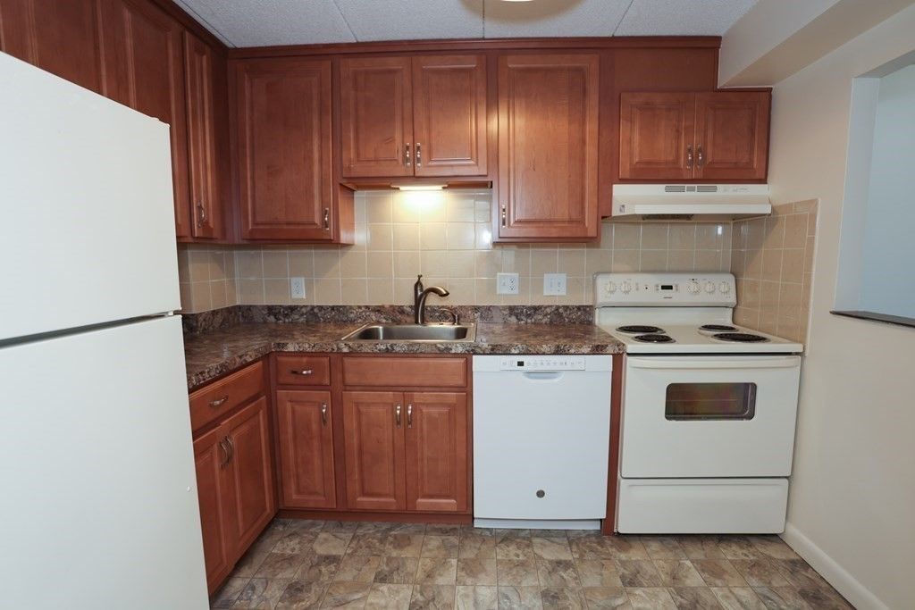 44 Concord Ave 204, Cambridge, MA 02138