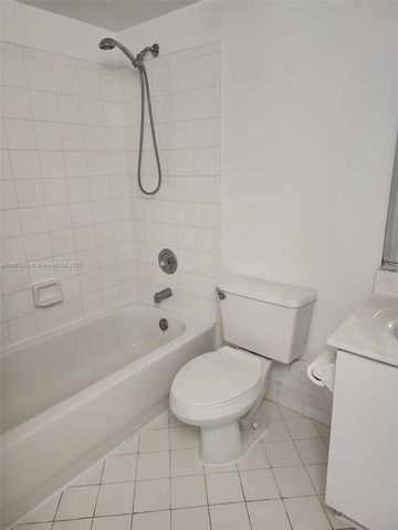 1450 SE 3rd Ave 208, Dania Beach, FL 33004