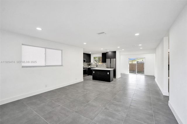 680 SW 29th Ter, Fort Lauderdale, FL 33312