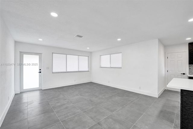 680 SW 29th Ter, Fort Lauderdale, FL 33312