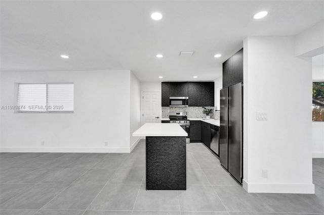 680 SW 29th Ter, Fort Lauderdale, FL 33312