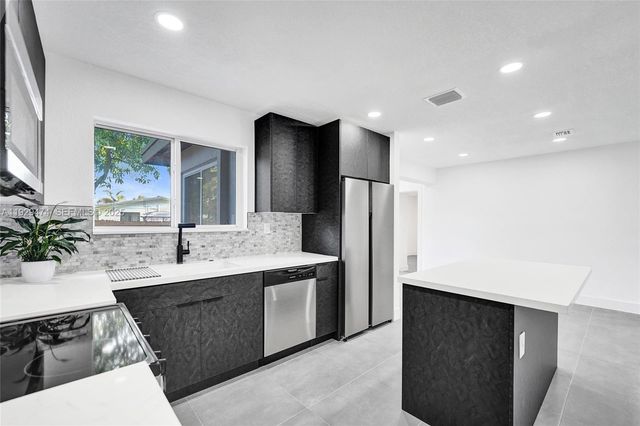 680 SW 29th Ter, Fort Lauderdale, FL 33312