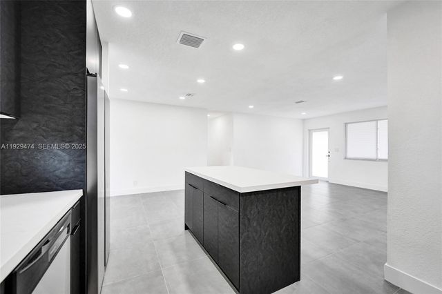 680 SW 29th Ter, Fort Lauderdale, FL 33312