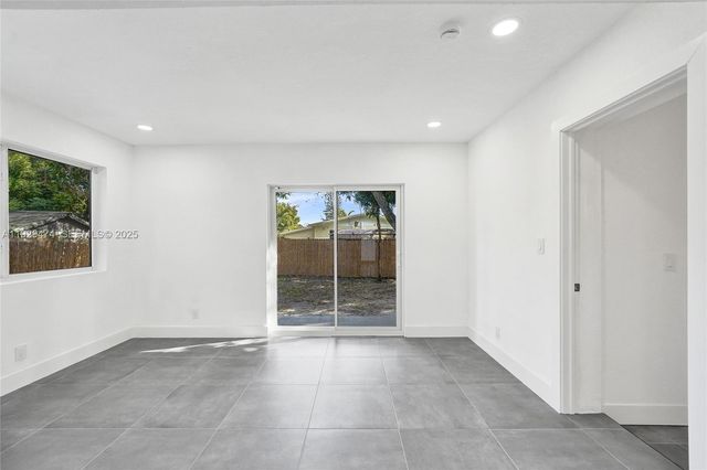 680 SW 29th Ter, Fort Lauderdale, FL 33312